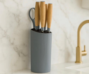 7-PIECE STAINLESS STEEL KNIFE SET – ERGONOMIC WOOD HANDLES + STAND - GREY